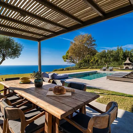 Grande Azzurro In Villa