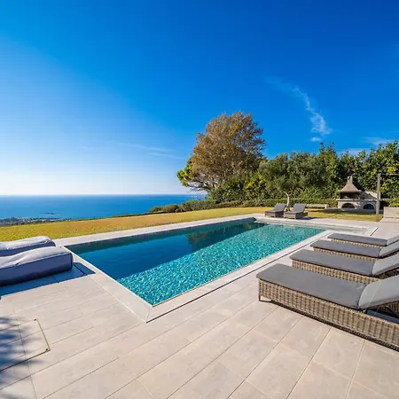 Grande Azzurro In Villa *