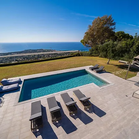 Villa Grande Azzurro In Lakithra