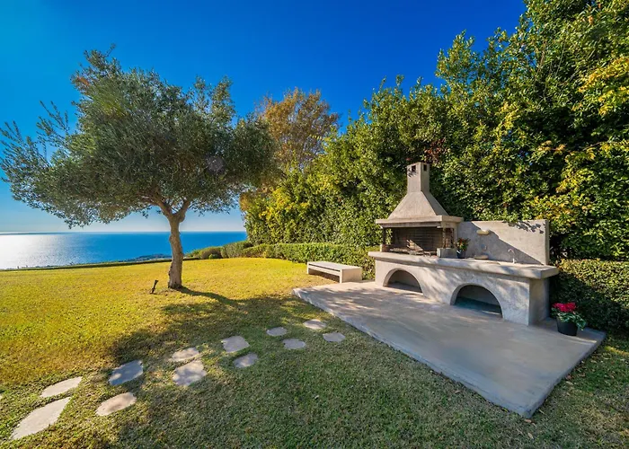 Grande Azzurro In Villa Lakíthra