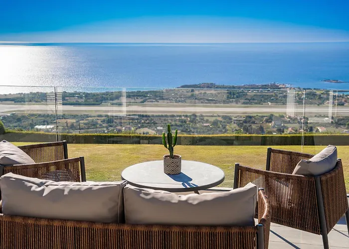 Grande Azzurro In Villa Lakíthra