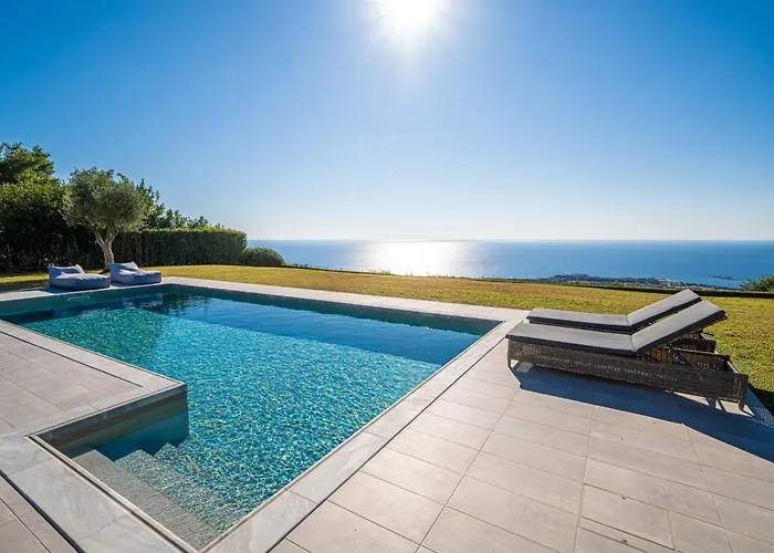 Grande Azzurro In Villa