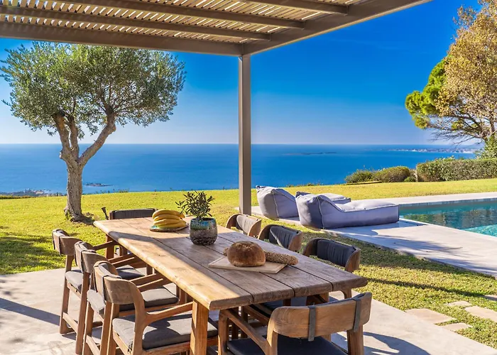 Grande Azzurro In Villa Lakíthra