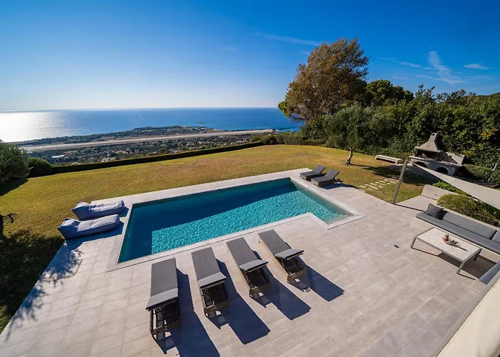 Villa Grande Azzurro In Lakíthra