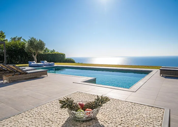 Villa Grande Azzurro In *